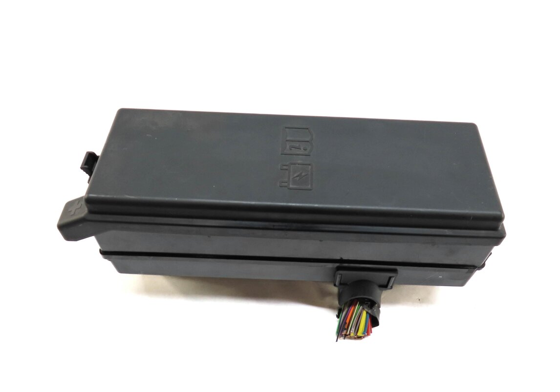Thumbnail 5: 2015 RANGE ROVER SPORT (L494) 3.0L SUPERCHARGED ENGINE FUSE RELAY JUNCTION BOX