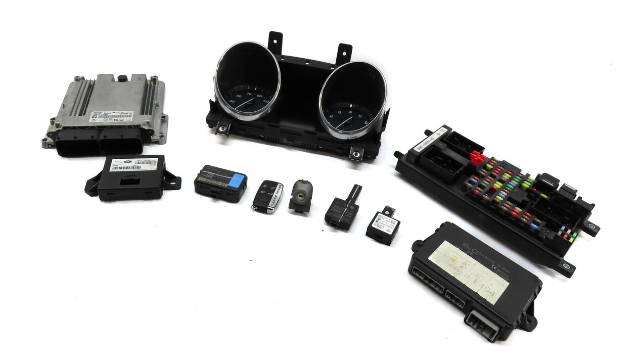 15 RANGE ROVER SPORT (L493) 3.0L SUPERCHARGED ENGINE IMMOBILIZER MODULE KEY SET