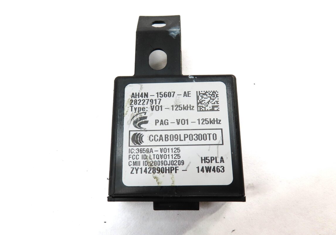 Thumbnail 17: 15 RANGE ROVER SPORT (L493) 3.0L SUPERCHARGED ENGINE IMMOBILIZER MODULE KEY SET