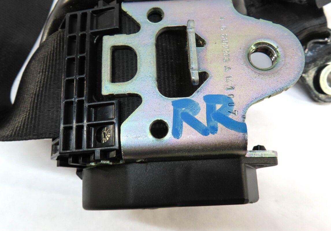 Thumbnail 4: 2015 RANGE ROVER SPORT (L494) REAR RIGHT 2ND ROW SEATBELT RETRACTOR (BLACK)
