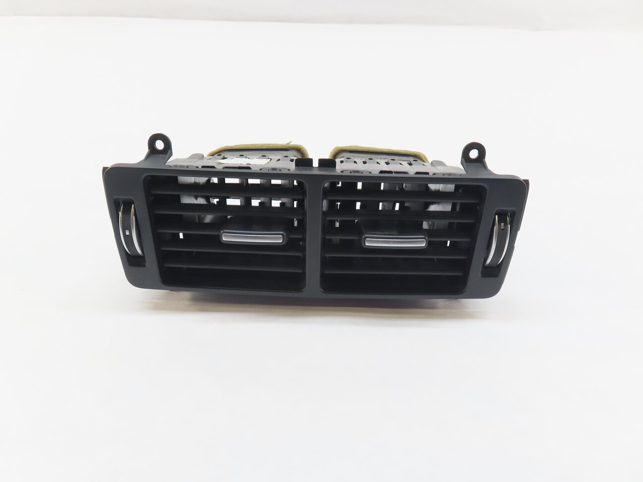 Thumbnail 2: 2015 RANGE ROVER SPORT (L494) REAR CENTER CONSOLE HVAC A/C HEATER AIR VENT