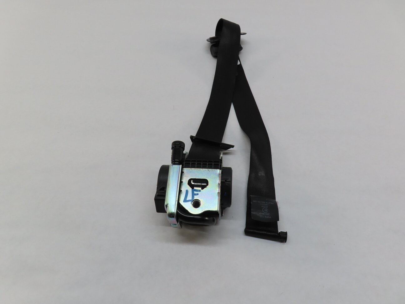 Thumbnail 3: 2014-2016 RANGE ROVER SPORT (L494) LEFT FRONT DRIVER SEATBELT RETRACTOR (BLACK)