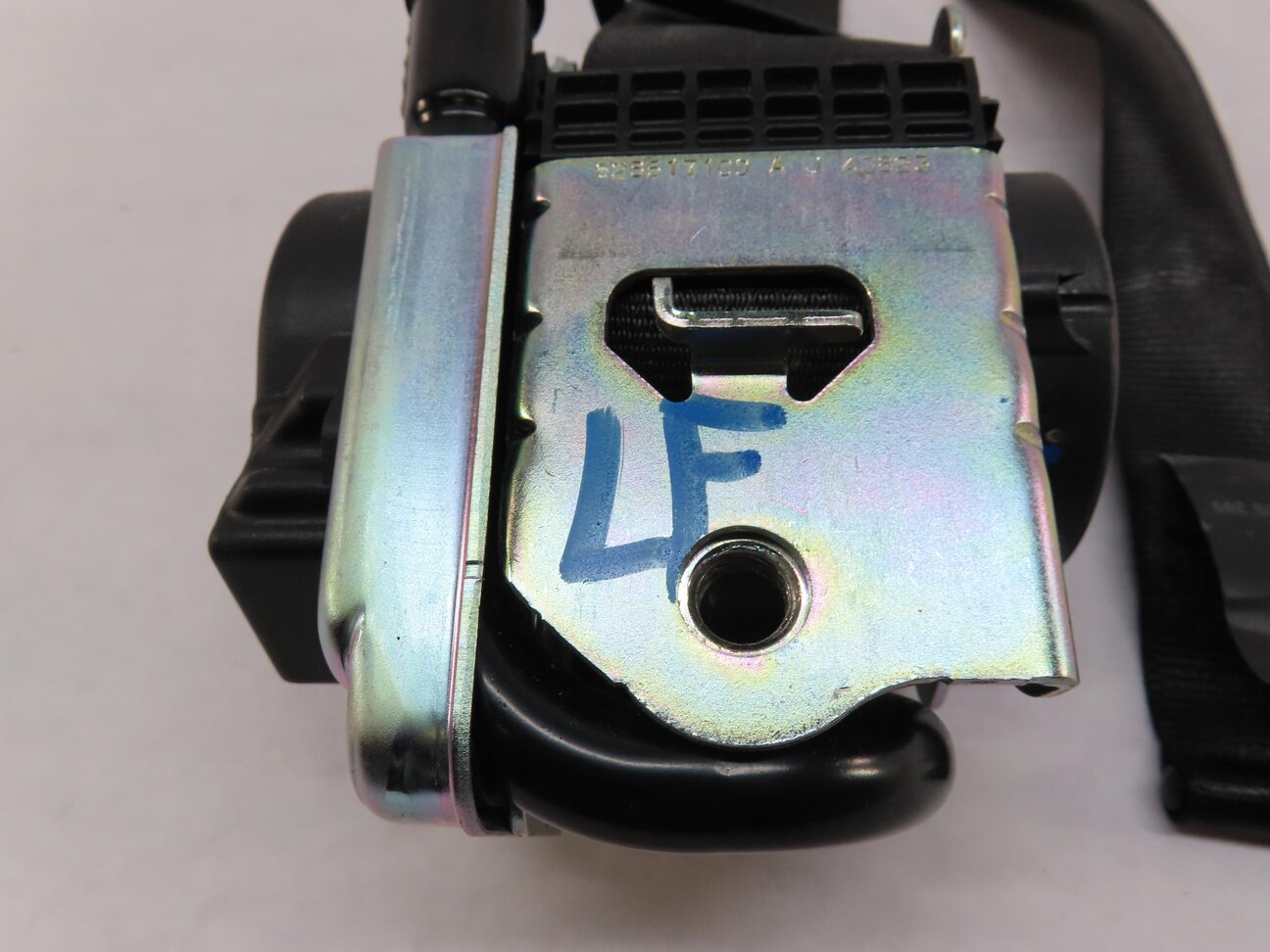 Thumbnail 4: 2014-2016 RANGE ROVER SPORT (L494) LEFT FRONT DRIVER SEATBELT RETRACTOR (BLACK)