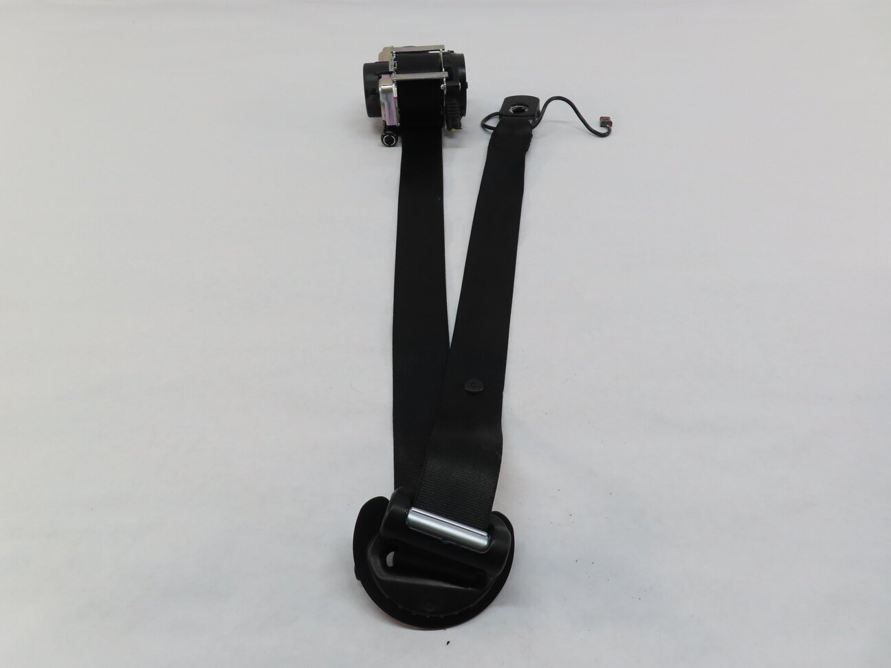 Thumbnail 2: 2014-2016 RANGE ROVER SPORT (L494) RIGHT FRONT SEATBELT RETRACTOR (BLACK)