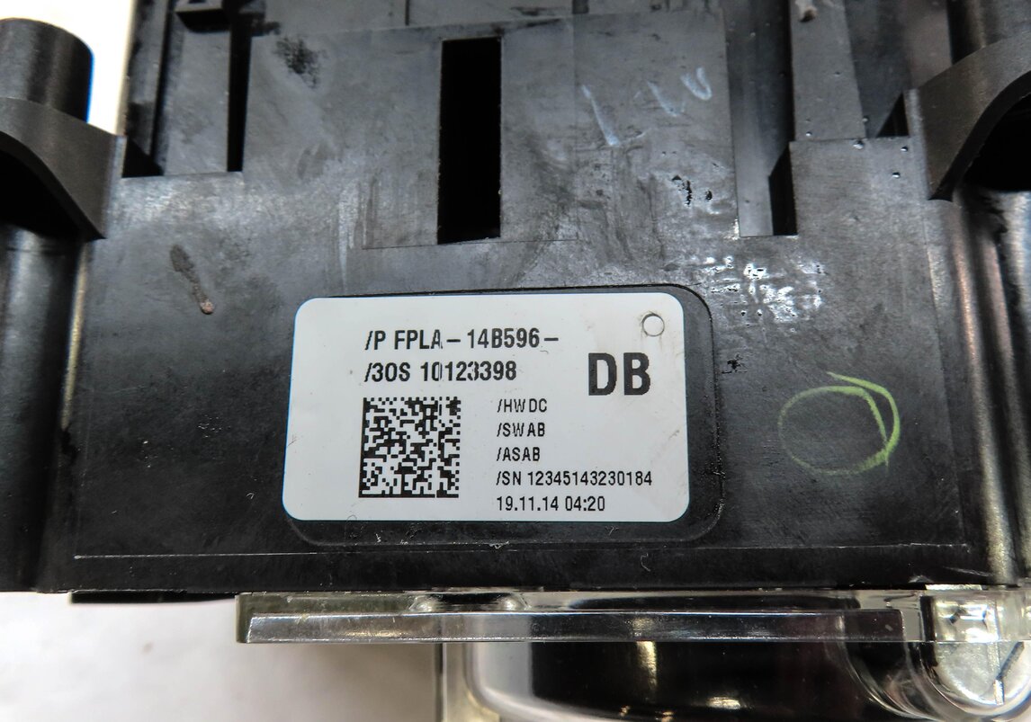 Thumbnail 7: 2015 RANGE ROVER SPORT (L494) SUSPENSION TRACTION CONTROL SWITCH BUTTON PANEL