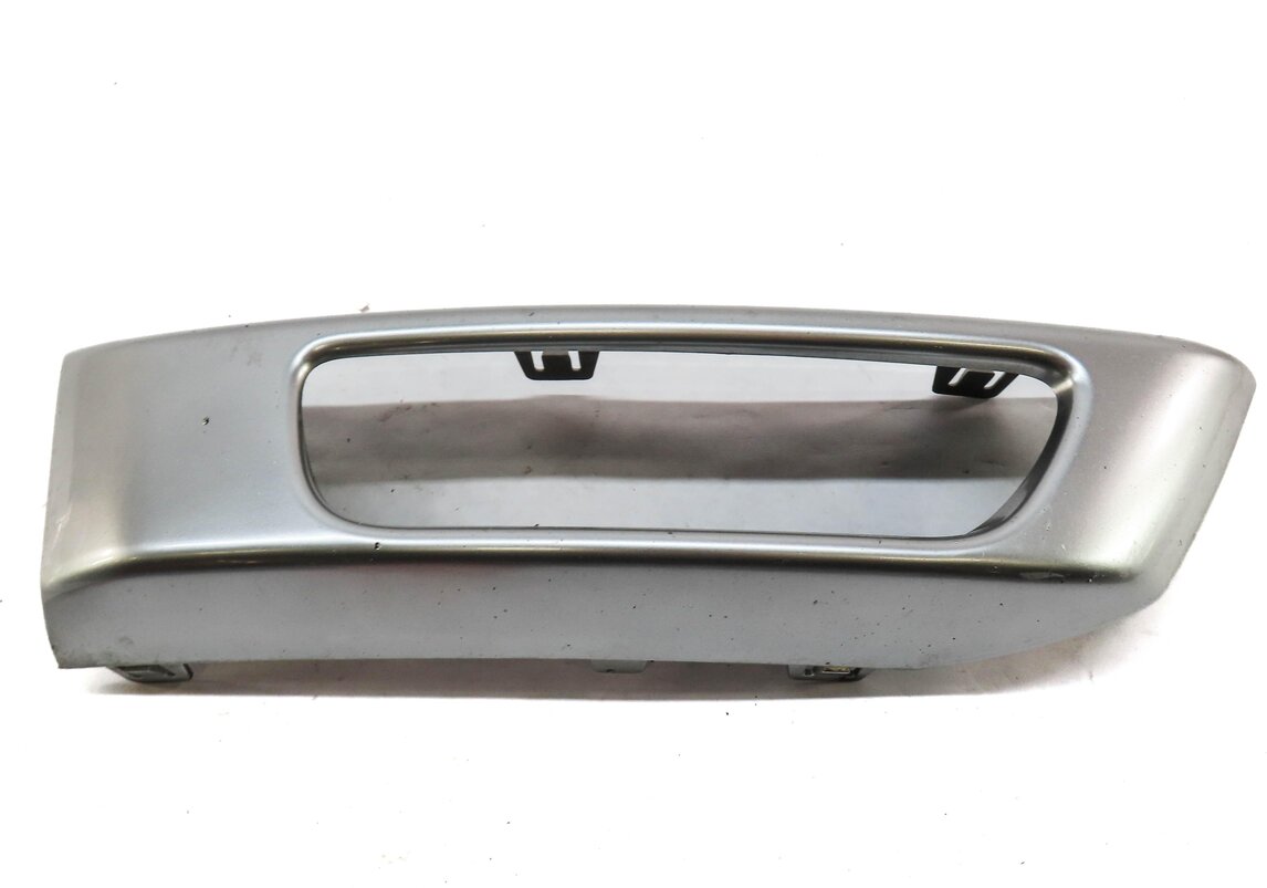 Thumbnail 3: 2014-2017 RANGE ROVER SPORT (L494) RIGHT FRONT PASSENGER FOGLIGHT GRILLE TRIM