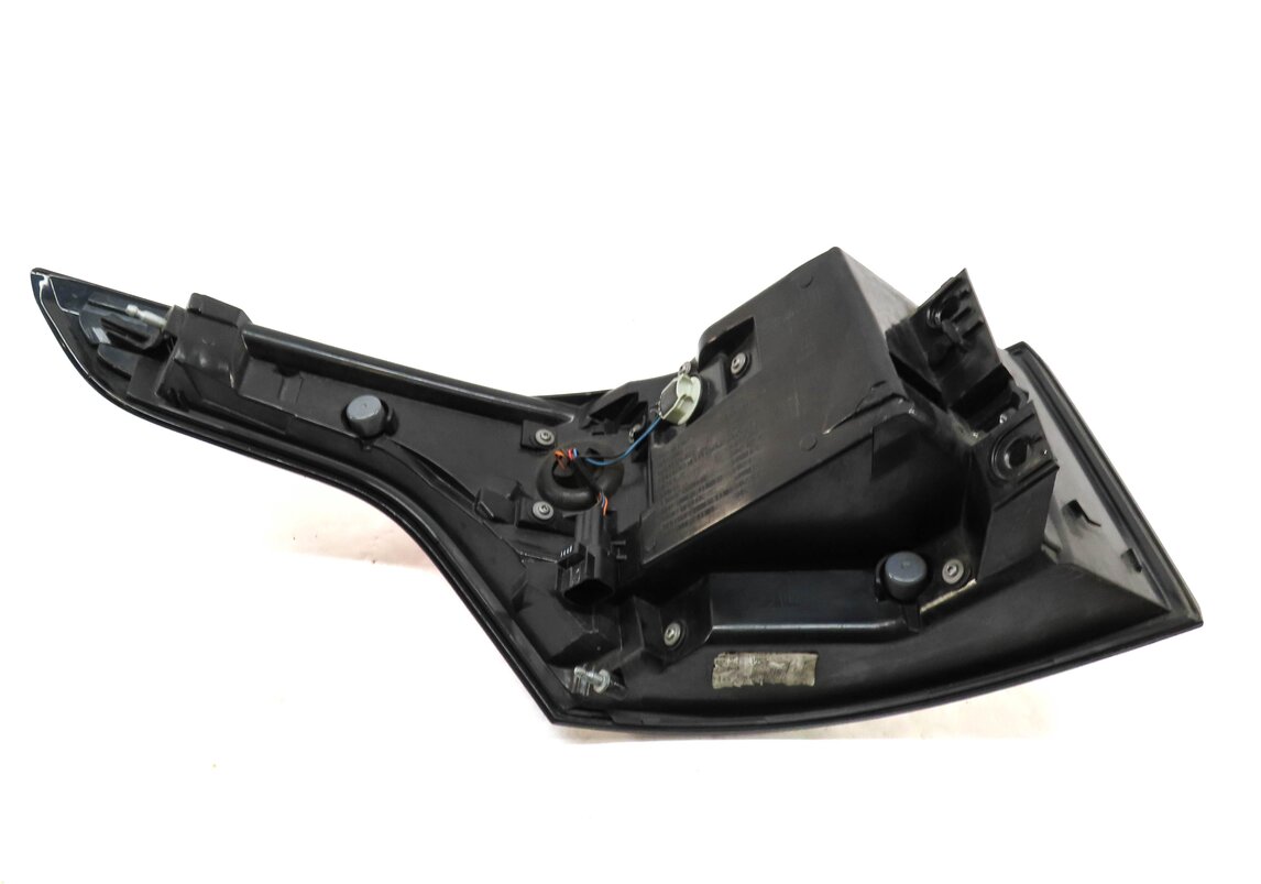 Thumbnail 3: 14-17 RANGE ROVER SPORT (L494) RIGHT PASSENGER REAR TAILLIGHT BRAKE LIGHT LAMP