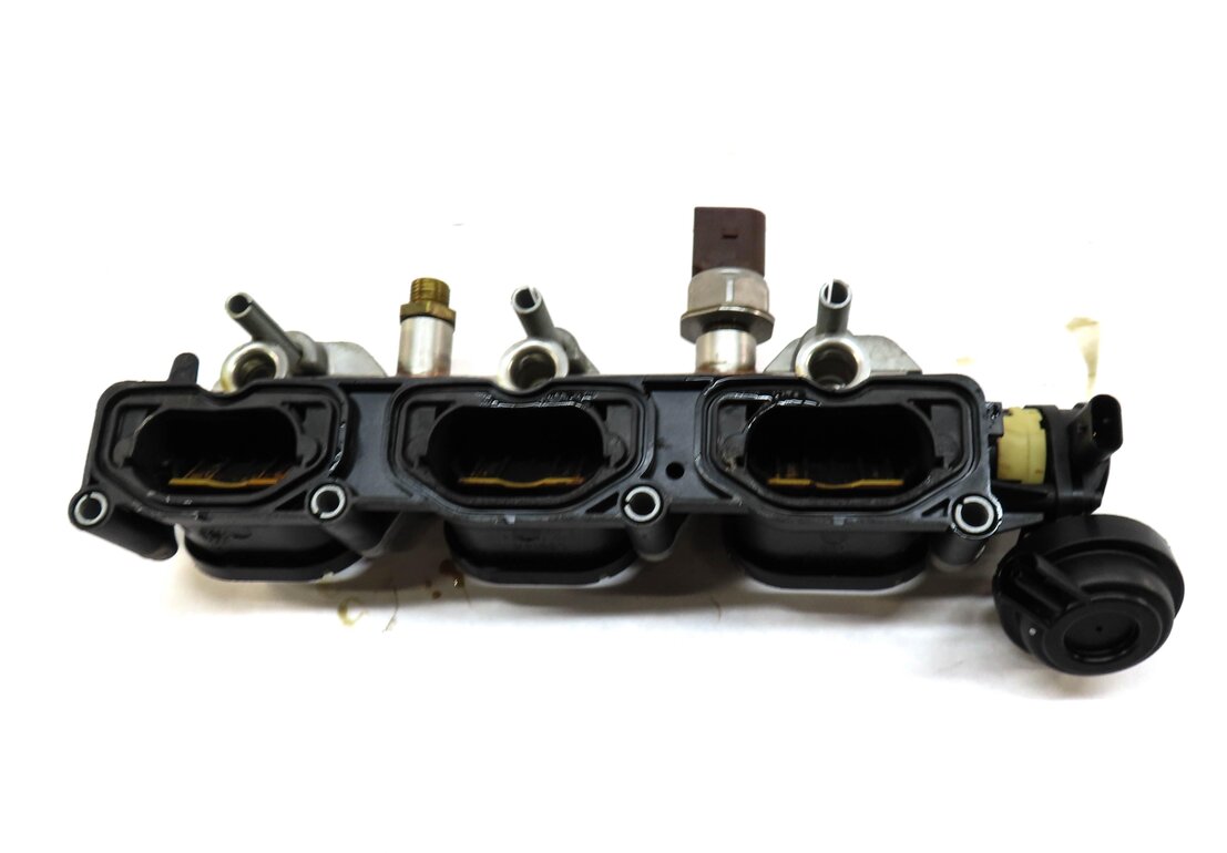 Thumbnail 4: 2015 AUDI Q7 (4L) 3.0L SUPERCHARGED ENGINE LEFT LOWER INTAKE MANIFOLD DUFFUSER