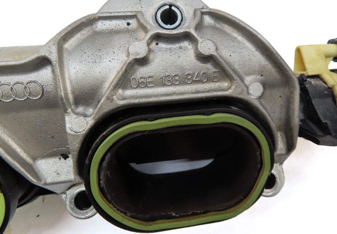 Thumbnail 6: 2015 AUDI Q7 (4L) 3.0L SUPERCHARGED ENGINE RIGHT LOWER INTAKE MANIFOLD DUFFUSER