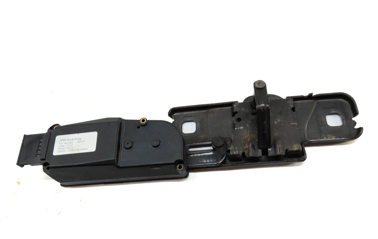 Thumbnail 2: 2015 AUDI Q7 (4L) REAR LOWER TRUNK LOCK LATCH ACTUATOR MOTOR STRIKER PLATE