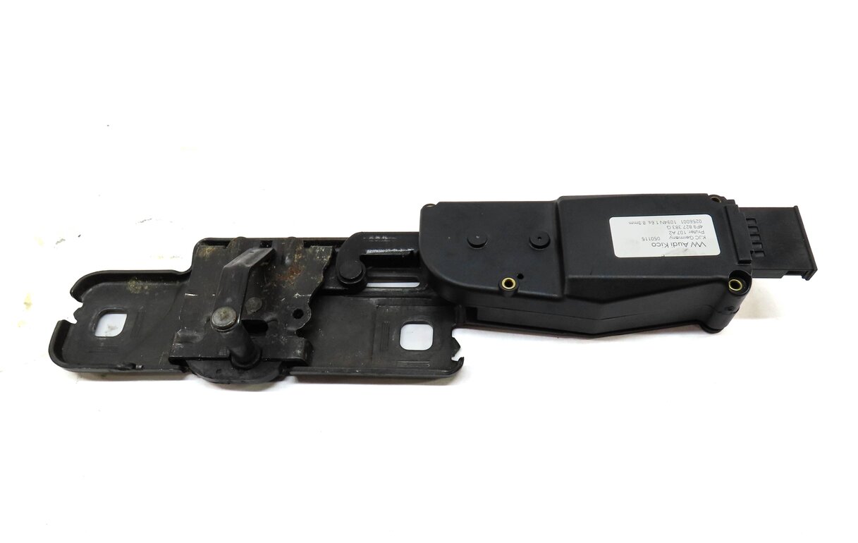 Thumbnail 3: 2015 AUDI Q7 (4L) REAR LOWER TRUNK LOCK LATCH ACTUATOR MOTOR STRIKER PLATE