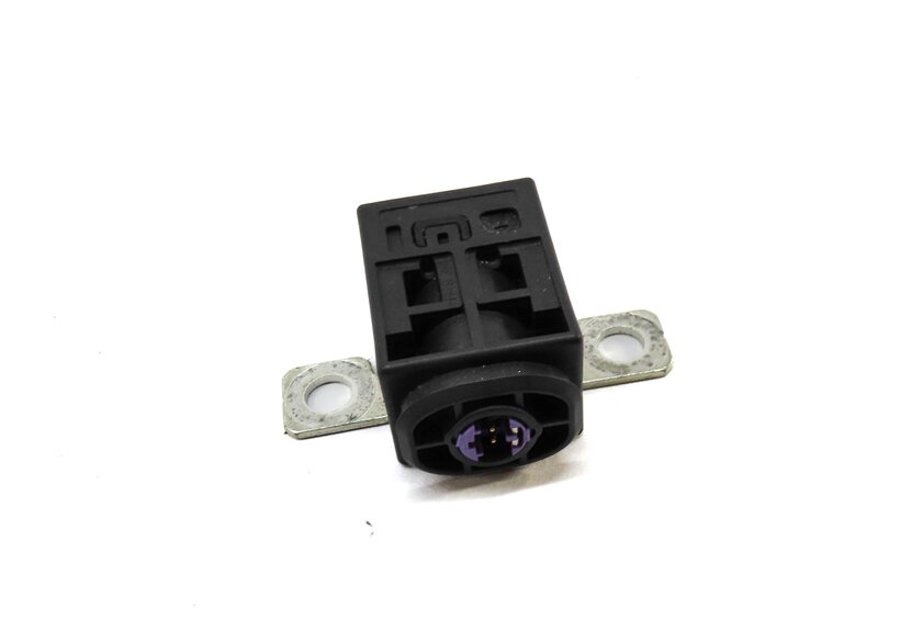 Thumbnail 1: 2015 AUDI Q7 (4L) BATTERY OVERLOAD PROTECTION SWITCH MODULE CIRCUIT