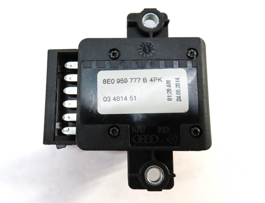 Thumbnail 4: 2015 AUDI Q7 (4L) FRONT RIGHT PASSENGER SEAT ADJUST ADJUSTMENT SWITCH BUTTON