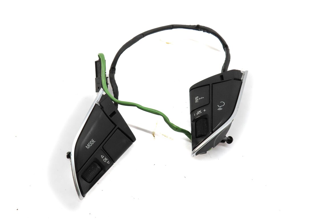 Thumbnail 2: 2015 AUDI Q7 (4L) LEFT & RIGHT STEERING WHEEL SWITCH BUTTON SET