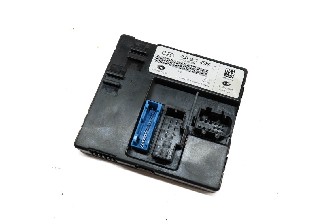 Thumbnail 1: 2015 AUDI Q7 (4L) COMFORT CONTROL MODULE COMPUTER CCM