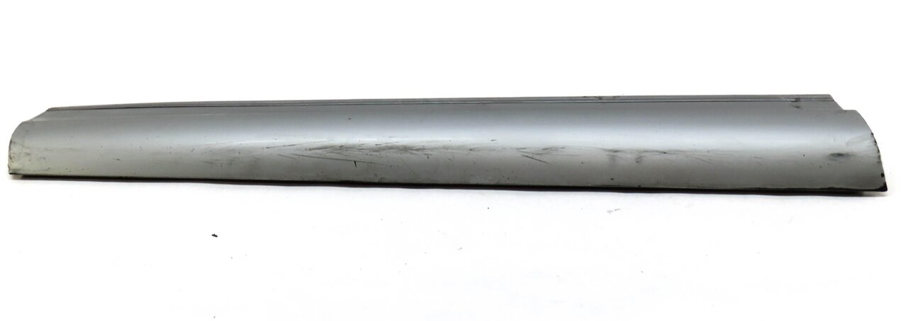 Thumbnail 3: 2015 AUDI Q7 (4L) FRONT LEFT DRIVER DOOR LOWER MOULDING RUNNER TRIM (SILVER)