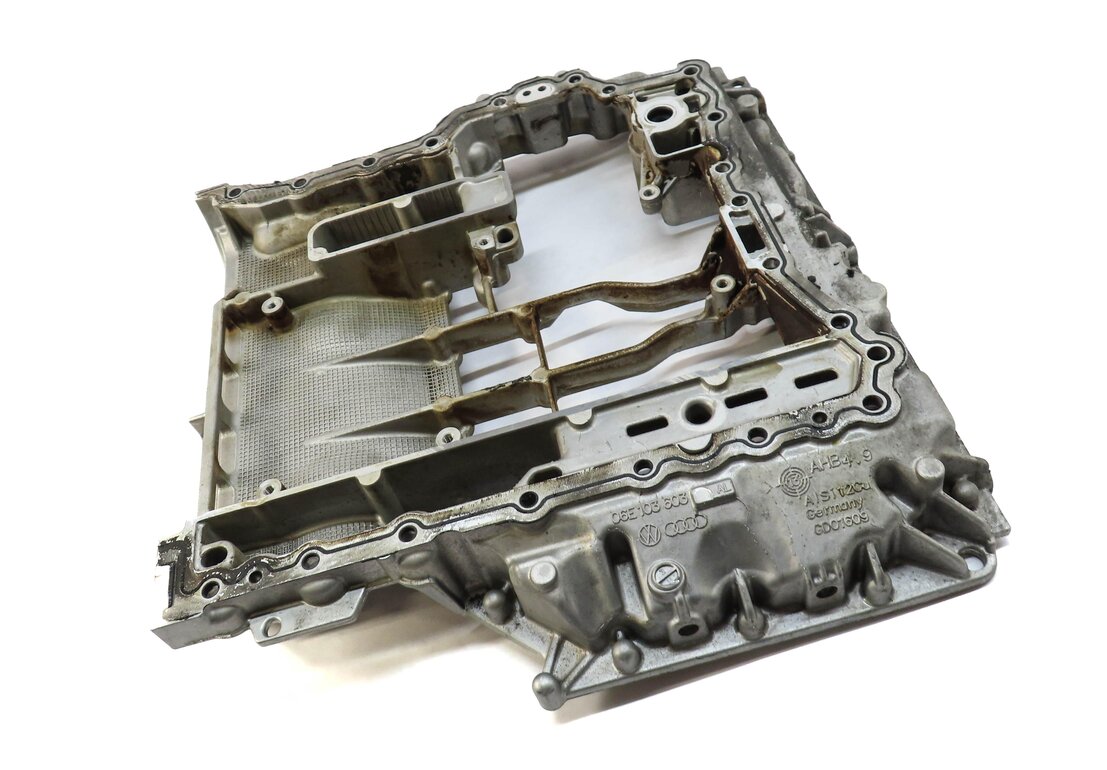 Thumbnail 1: 2015 AUDI Q7 (4L) 3.0L CTWB SUPERCHARGED ENGINE UPPER OL PAN CRADLE