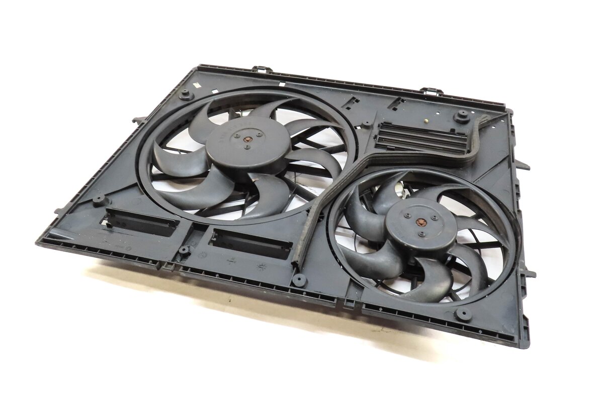 Thumbnail 1: 11-15 AUDI Q7 (4L) 3.0L ENGINE RADIATOR COOLING FAN (FOR MODELS w/ HITCH OPTION)