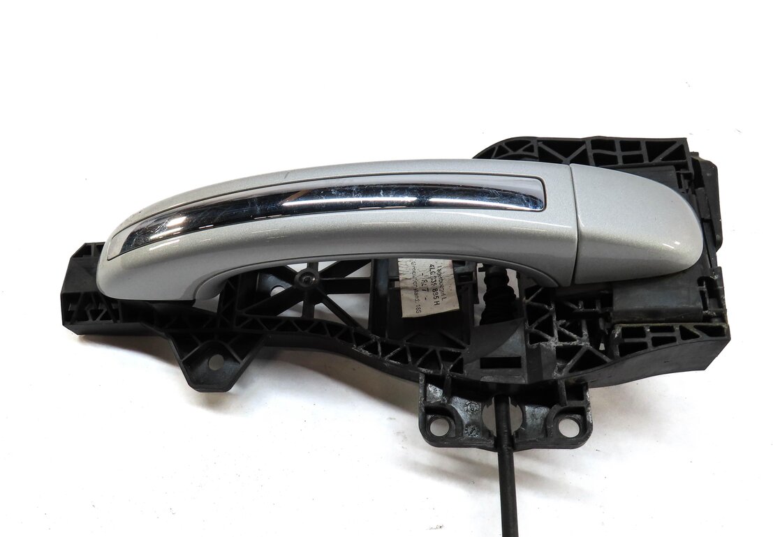 Thumbnail 3: 2007-2015 AUDI Q7 (4L) LEFT SIDE REAR EXTERIOR DOOR HANDLE (ICE SILVER METALLIC)