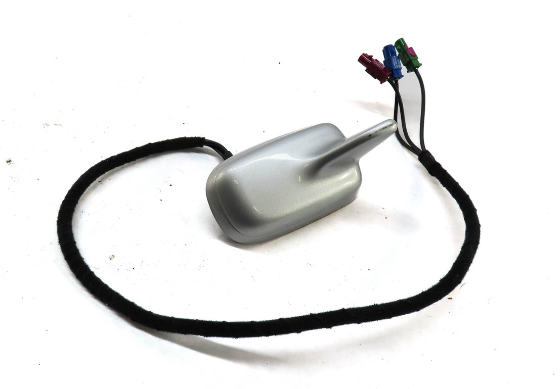 Thumbnail 2: 12-15 AUDI Q7 (4L) RADIO STEREO GPS NAVIGATION SHARK FIN ANTENNA (ICE SILVER)