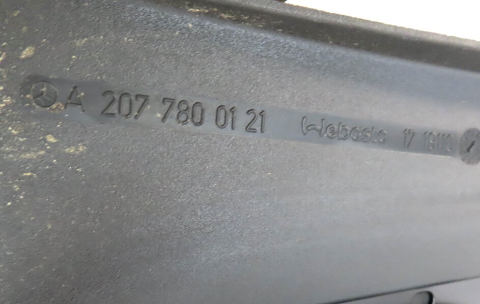 Thumbnail 6: 10-17 MERCEDES C250 C350 E350 E400 E550 (C204 C207) COUPE - CENTER SUNROOF GLASS