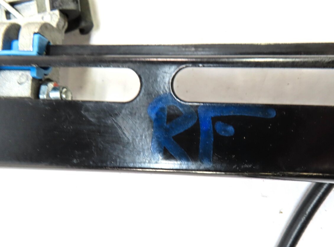 Thumbnail 5: 10-17 E CLASS COUPE CONV. W207 FRONT RIGHT PASSENGER WINDOW REGULATOR w/ MOTOR