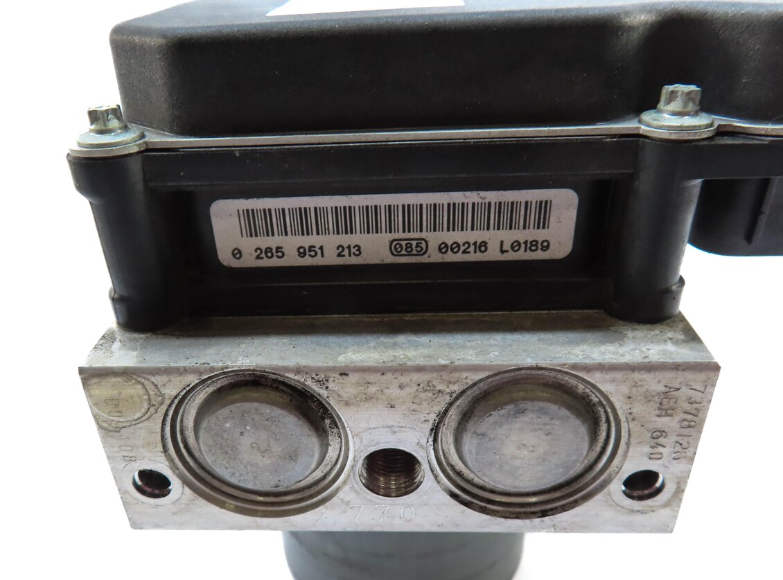 Thumbnail 5: 2010 MERCEDES E350 E550 (C207) COUPE ABS ANTI LOCK BRAKE PUMP w/ MODULE