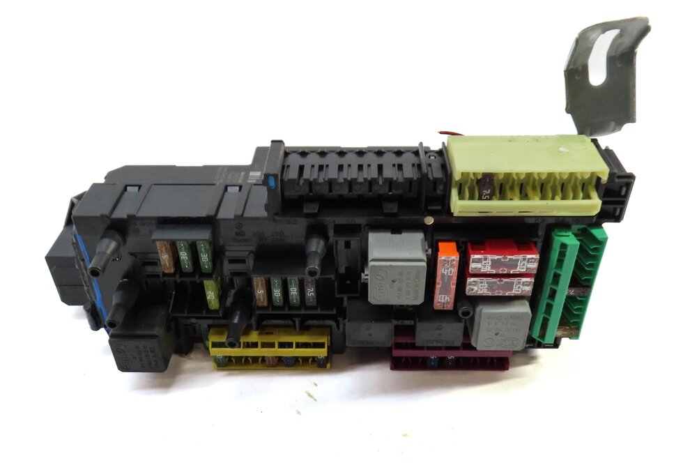 Thumbnail 2: 2010 MERCEDES E350 (W207) REAR SIGNAL ACQUISITION CONTROL MODULE FUSE BOX SAM