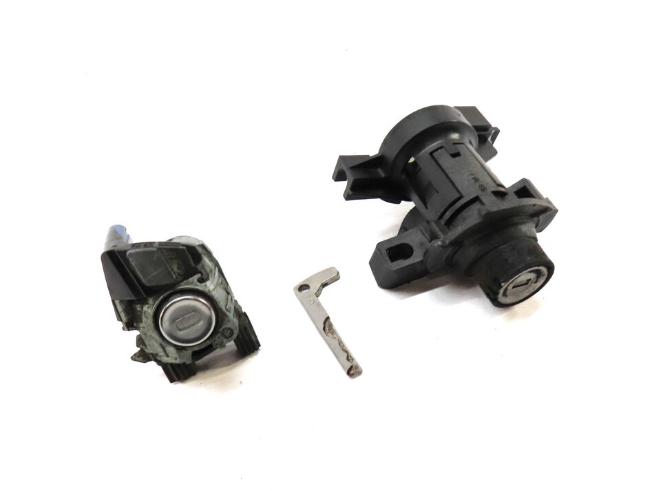 2010 MERCEDES E350 (C207 W207) DRIVER DOOR HANDLE & TRUNK LOCK CYLINDER KEY SET