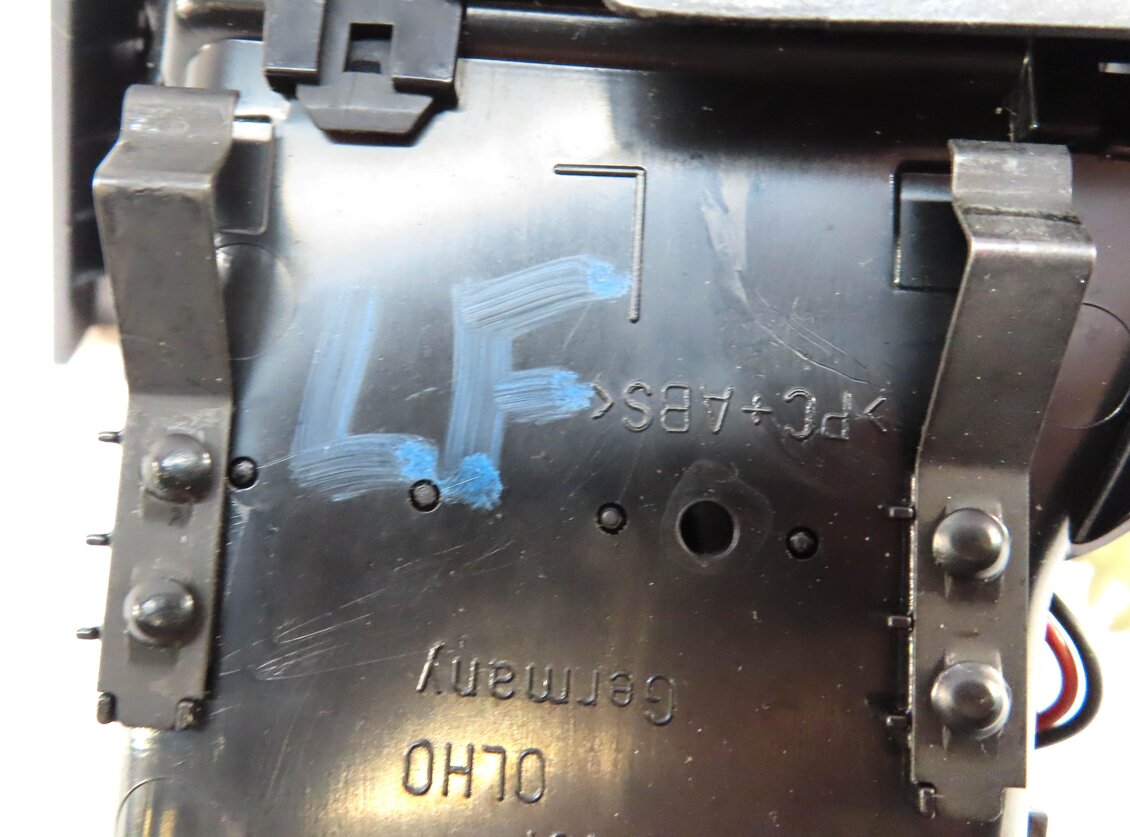 Thumbnail 5: 2010 MERCEDES E350 (C207) FRONT LEFT DRIVER OUTER DASH HEATER A/C AIR VENT