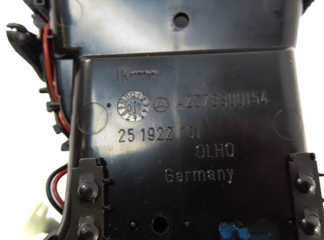 Thumbnail 6: 2010 MERCEDES E350 (C207) FRONT LEFT DRIVER OUTER DASH HEATER A/C AIR VENT