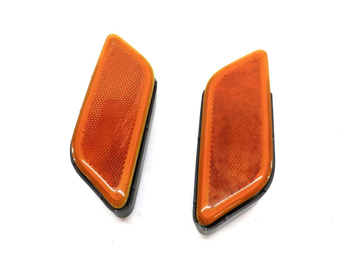 Thumbnail 2: 2010 MERCEDES E350 (W207) FRONT LEFT RIGHT TURN SIGNAL MARKER LIGHT HOUSING SET