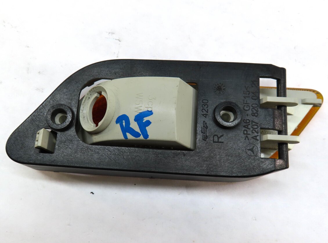 Thumbnail 6: 2010 MERCEDES E350 (W207) FRONT LEFT RIGHT TURN SIGNAL MARKER LIGHT HOUSING SET