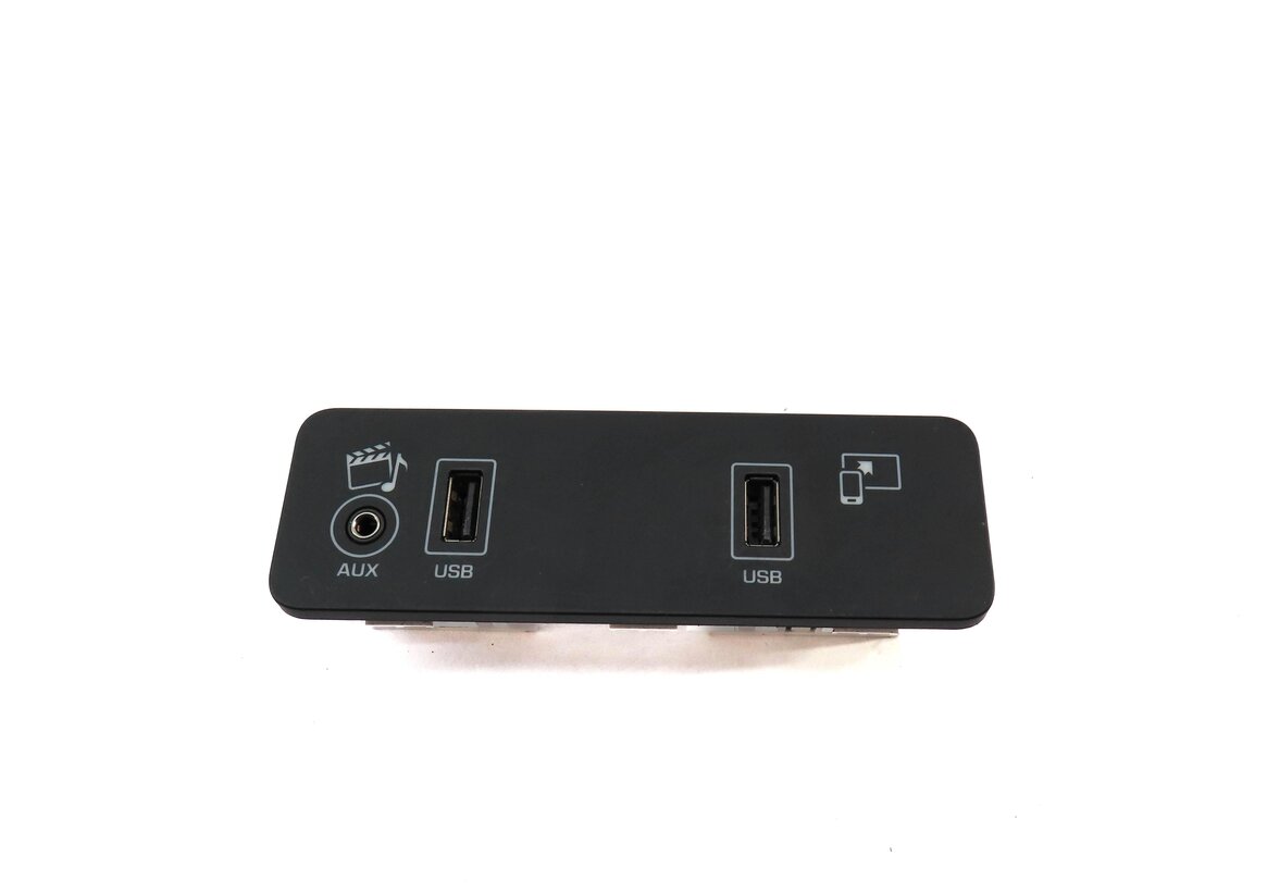 Thumbnail 2: 2016 LAND ROVER LR4 AUXILIARY USB AUDIO INPUT TRIM PANEL