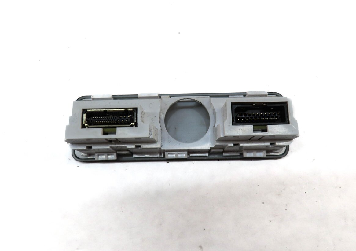Thumbnail 4: 2016 LAND ROVER LR4 AUXILIARY USB AUDIO INPUT TRIM PANEL