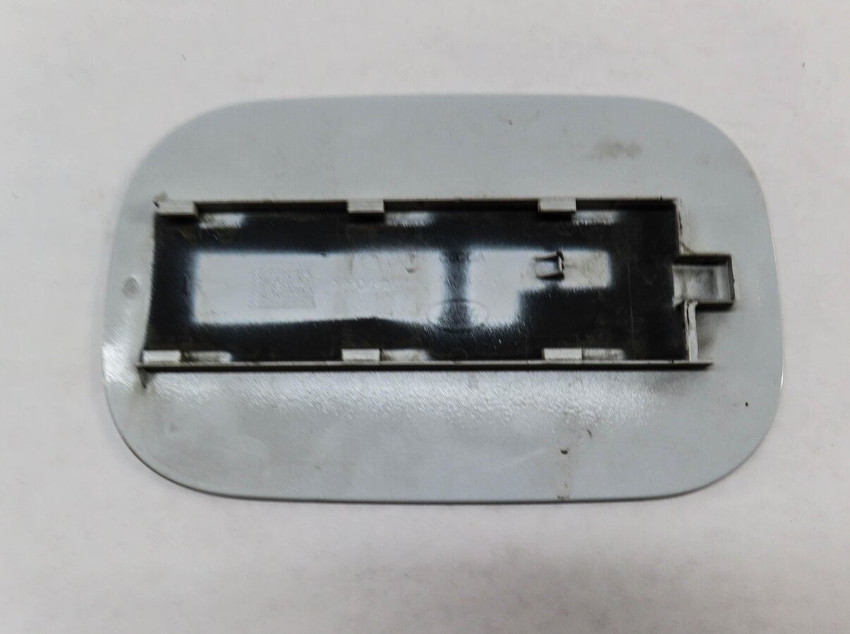 Thumbnail 4: 05-16 LR3 LR4 RANGE ROVER SPORT (L320) FUEL TANK DOOR TRIM (YULONG WHITE TCB)