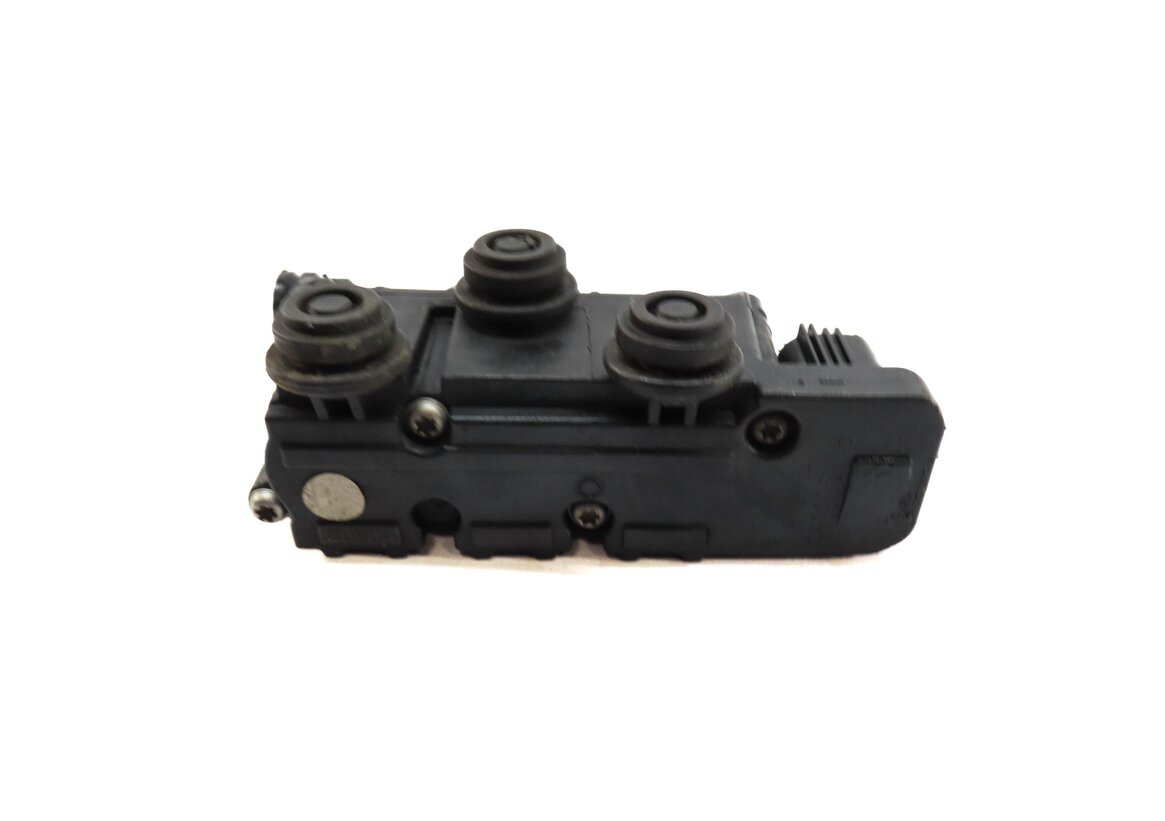 Thumbnail 4: 2016 LAND ROVER LR4 FRONT AIR SUSPENSION AIR TRANSFER VALVE BLOCK 4VH000095