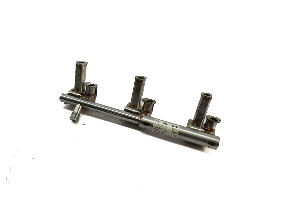 Thumbnail 1: 2016 LAND ROVER LR4 3.0L SUPER SUPERCHARGED LEFT FUEL RAIL FX239G802AC