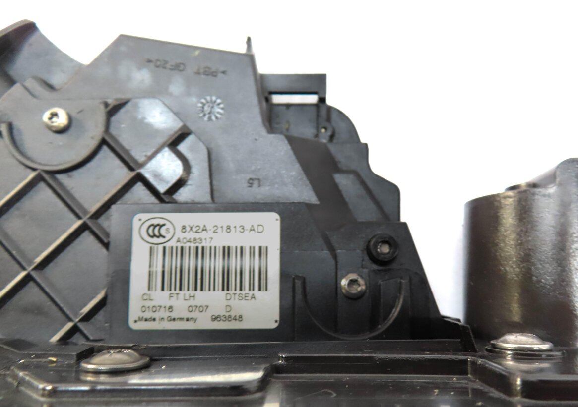 Thumbnail 6: 2010-2019 EVOQUE LR4 / RANGE ROVER SPORT (L320) LEFT FRONT PASSIVE DOOR LATCH