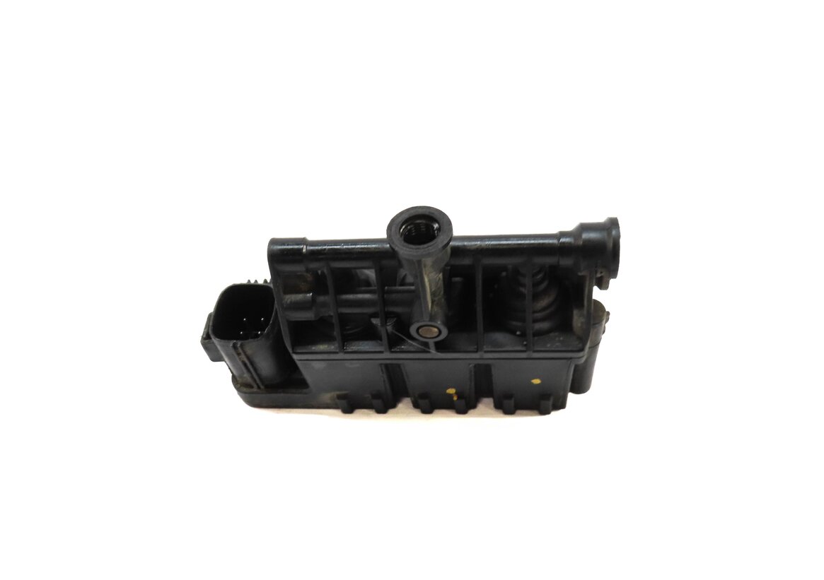 Thumbnail 3: 2016 LAND ROVER LR4 AIR SUSPENSION AIR TRANSFER RELIEF VALVE RVH000055