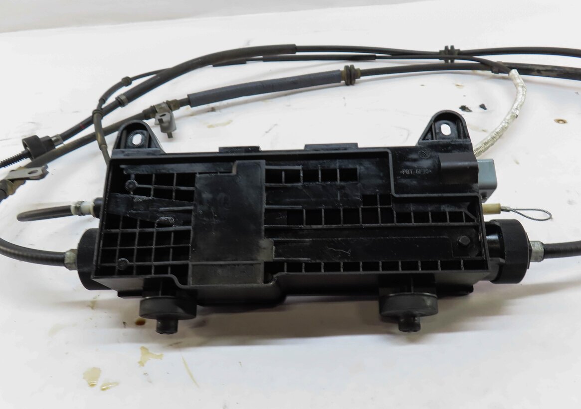 Thumbnail 6: 2016 LAND ROVER LR4 REAR HILL EMERGENCY PARKING E-BRAKE ACTUATOR w/ CABLES