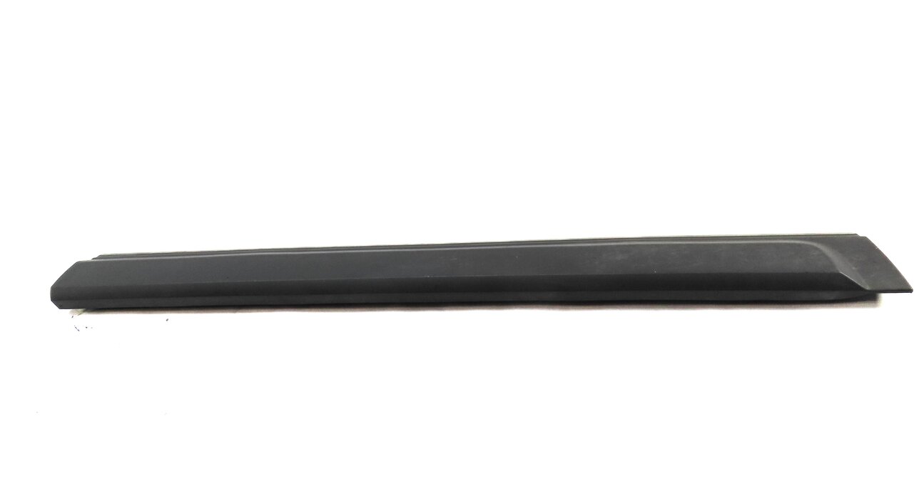 Thumbnail 3: 2016 LAND ROVER LR4 FRONT LEFT DRIVER LOWER DOOR TRIM MOULDING (GRAY)