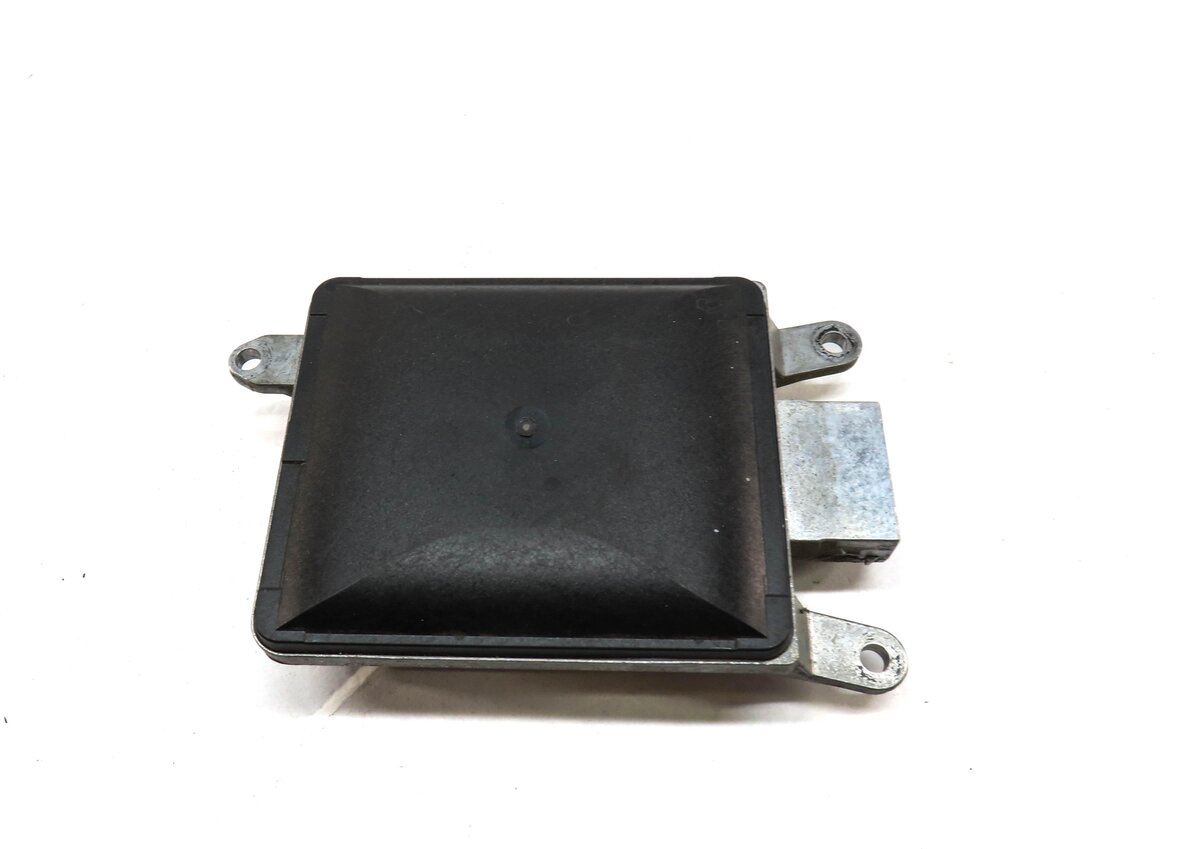 Thumbnail 2: 2011-2016 PORSCHE CAYENNE (958) LEFT DRIVER REAR BLIND SPOT RADAR MODULE