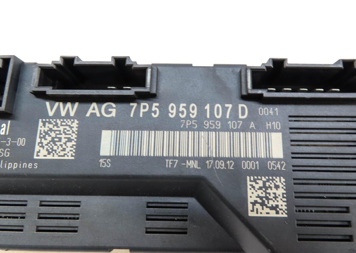 Thumbnail 4: 2013 PORSCHE CAYENNE (958) REAR TRUNK LIFT LIFTGATE CONTROL MODULE