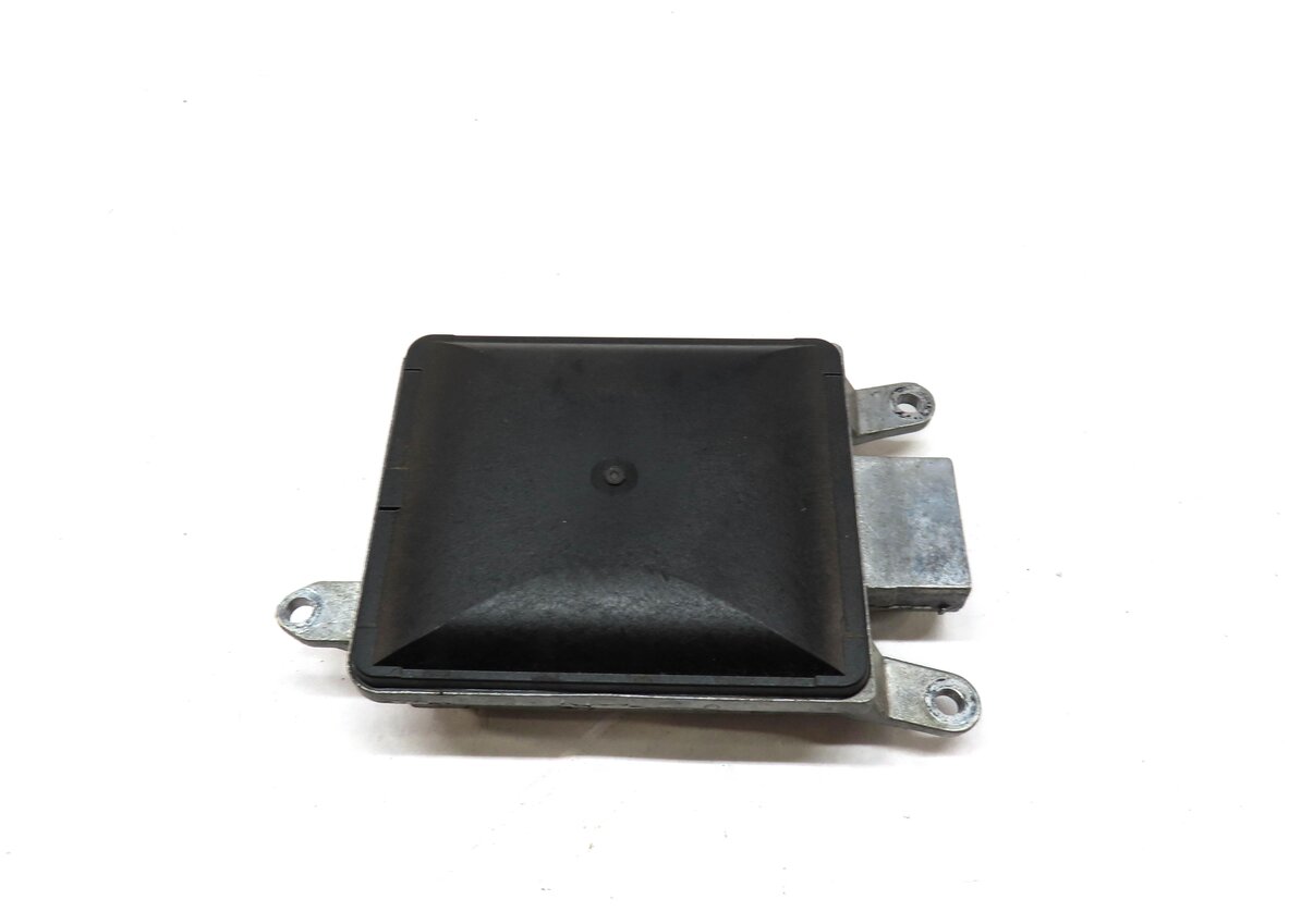 Thumbnail 2: 2011-2016 PORSCHE CAYENNE (958) RIGHT PASSENGER REAR BLIND SPOT RADAR MODULE