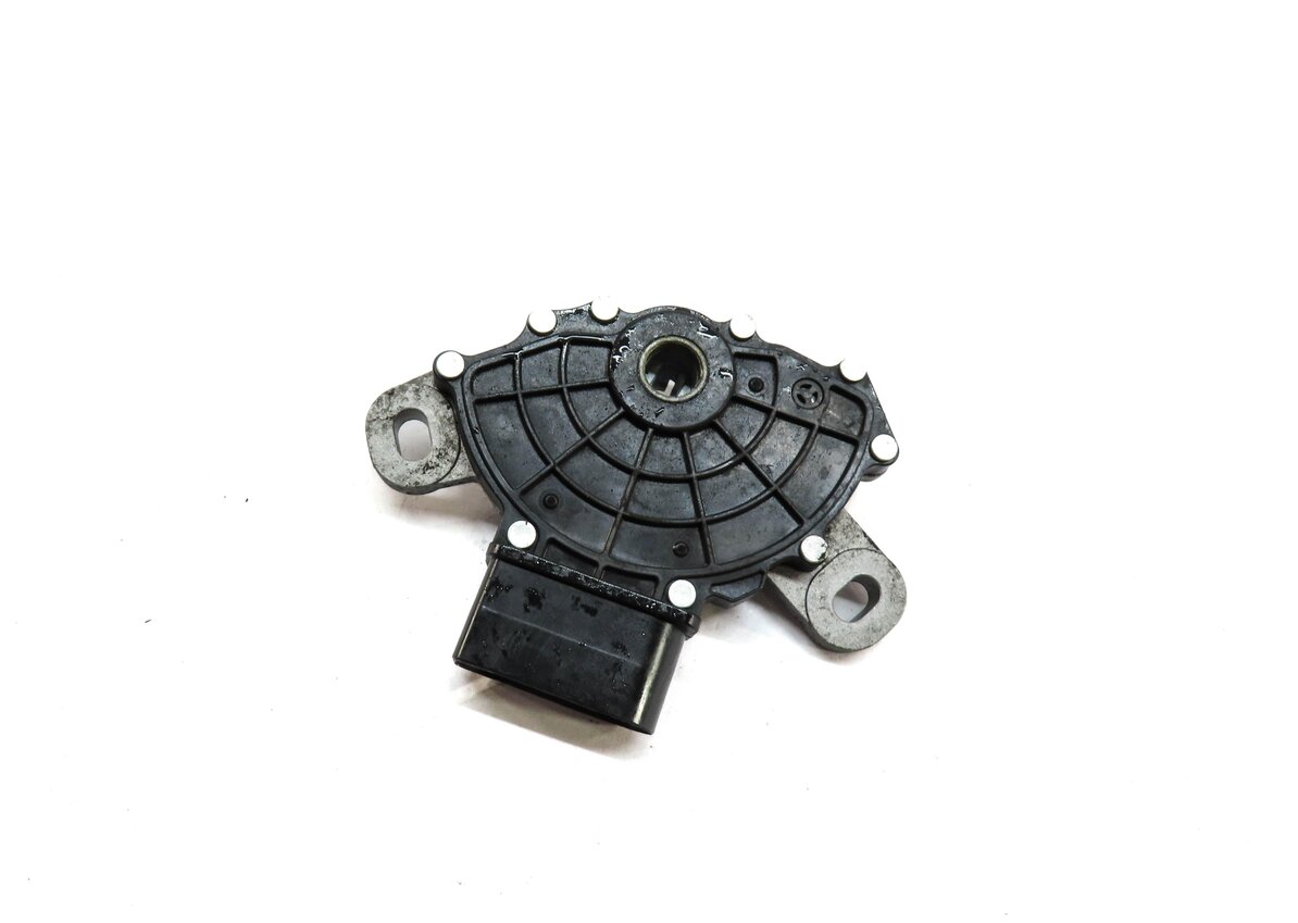 Thumbnail 1: 2013 PORSCHE CAYENNE (958) TRANSMISSION NEUTRAL SAFETY RANGE CONTROL SWITCH
