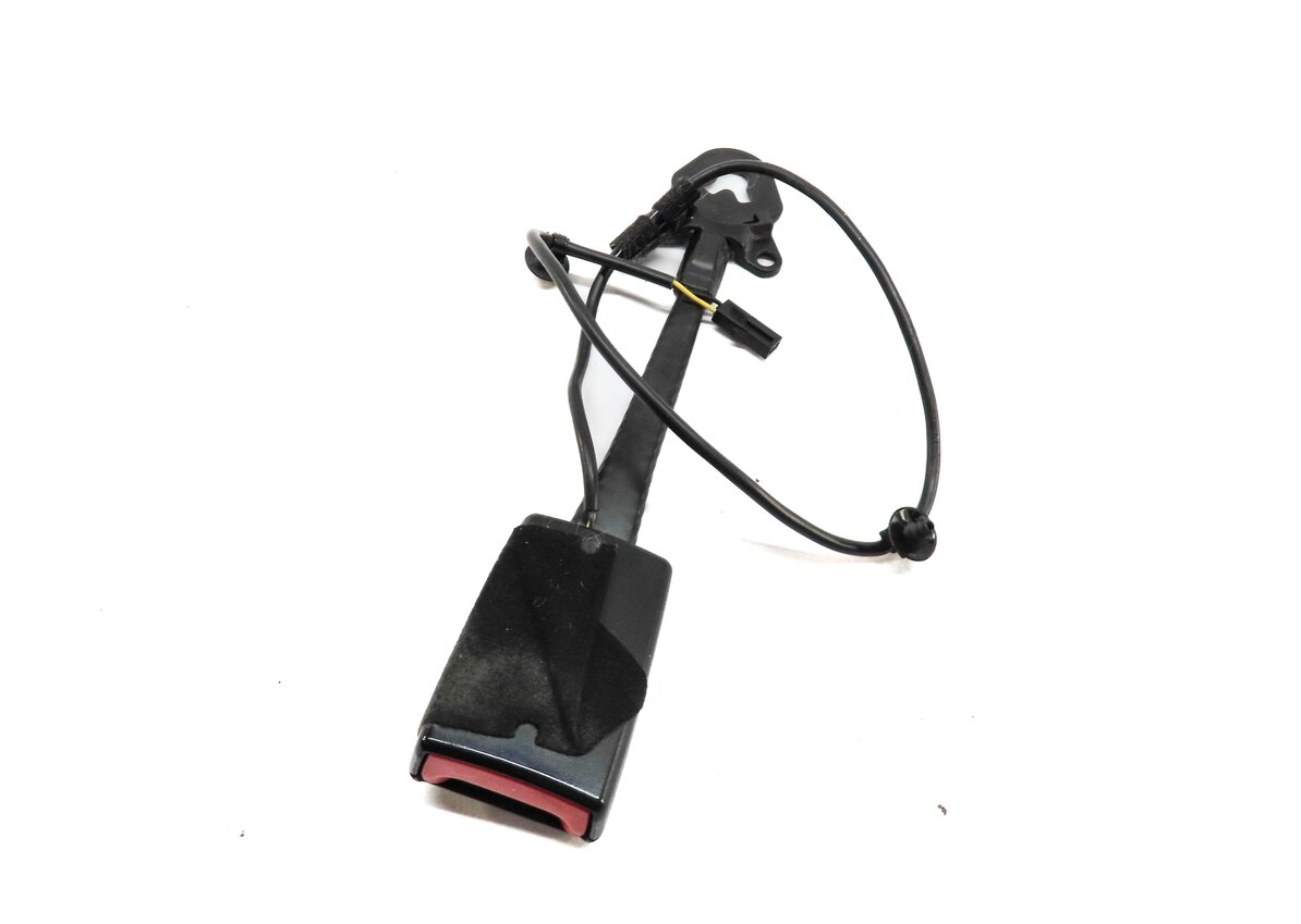 Thumbnail 1: 2011-2018 PORSCHE CAYENNE MACAN (958 95B) LEFT DRIVER SEATBELT BUCKLE RECEIVER