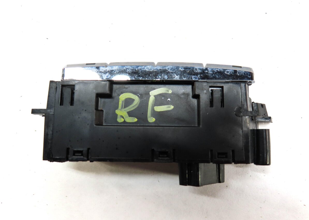 Thumbnail 4: 2013 PORSCHE CAYENNE (958) FRONT RIGHT PASSENGER SEAT ADJUST ADJUSTMENT SWITCH