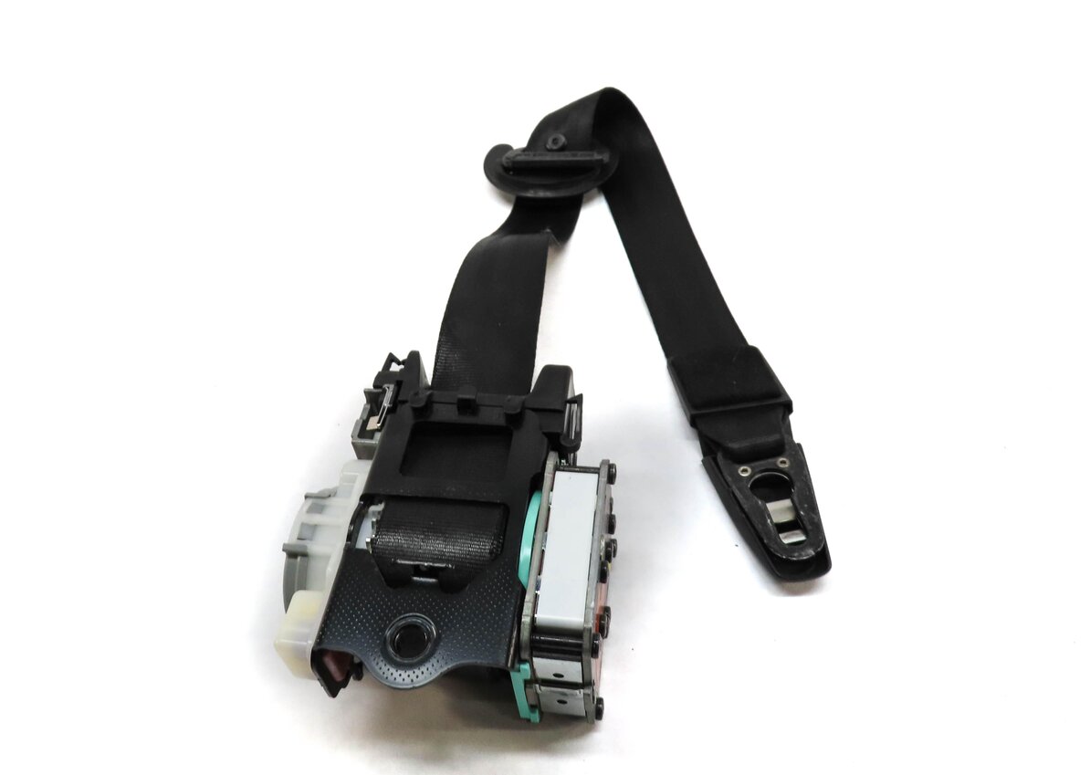 Thumbnail 3: 2011-2018 PORSCHE CAYENNE (958) LEFT FRONT DRIVER SEATBELT RETRACTOR (BLACK)