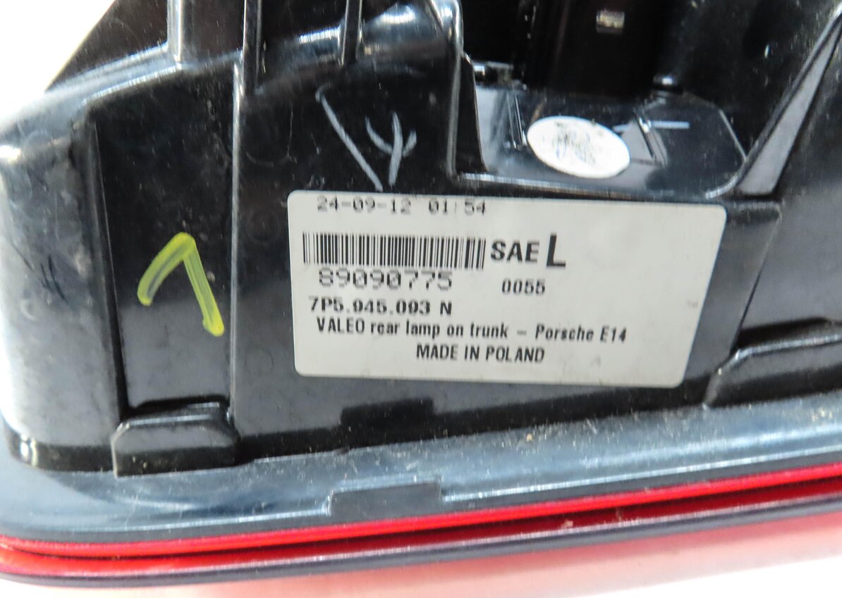 Thumbnail 5: 2011-2014 PORSCHE CAYENNE (958) LEFT DRIVER INNER TRUNK TAILLIGHT LIGHT LAMP